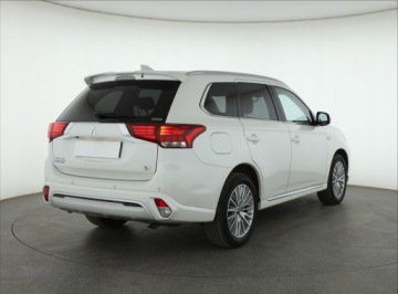 Mitsubishi Outlander III SUV PHEV Facelifting 2020 2.4 PHEV 224KM 2020 Mitsubishi Outlander 2.4 PHEV, Salon Polska, zdjęcie 4