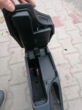 ПОДЛОКОТНИК НА ЦЕНТРАЛЬНОМ ТОННЕЛЕ СИДЕНЬЯ ALTEA EUROPA