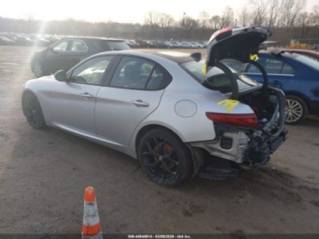 Alfa Romeo Giulia II Sedan Facelifting 2.0 Turbo 280KM 2020 Alfa Romeo Giulia Sport 2020 2.0 Benzyna 280KM, zdjęcie 3