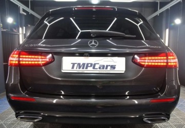Mercedes Klasa E W213 Kombi Plug-in Facelifting 2.0 E300de 306KM 2021 Mercedes-Benz Klasa E 2.0 Hybryda Plug-in 306KM, zdjęcie 2