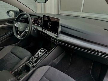 Volkswagen Golf VIII Variant 1.5 eTSI 150KM 2024 Volkswagen Golf 1.5 Benzyna 150KM, zdjęcie 15
