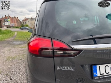 Opel Zafira C Tourer 1.4 Turbo ECOTEC 140KM 2012 Opel Zafira 7 osobowy -Tourer- Szwajcaria - Po przegladzie olejowym Gwara, zdjęcie 18