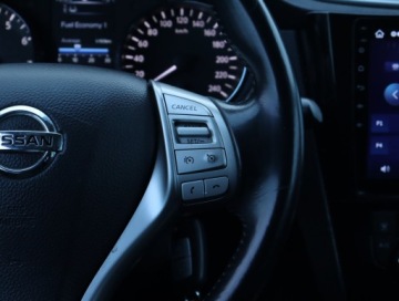 Nissan Qashqai II Crossover 1.2 DIG-T 115KM 2014 Nissan Qashqai 1.2 DIG-T, Klima, Klimatronic, zdjęcie 17