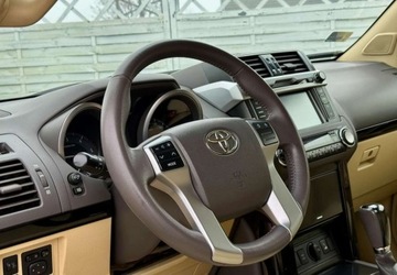 Toyota Land Cruiser VI MPV Faceliting 2.8 D-4D 177KM 2016 Toyota Land Cruiser Toyota Land Cruiser LC 2.8 D-4D Premium 2.8 Diesel, zdjęcie 9