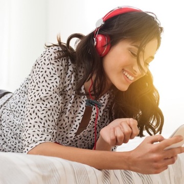 ПРОВОДНЫЕ НАУШНИКИ НАУШНИКИ-ВКЛАДЫШИ С ЗАЖИМОМ ДЛЯ НАУШНИКОВ