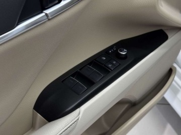 Toyota Camry IX Sedan 2.5 Hybrid Dynamic Force 218KM 2022 Toyota Camry Comfort Kamera cofania CarPlayAndroid Auto LED ACC, zdjęcie 18