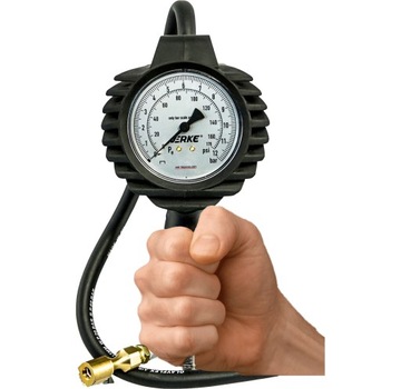 ПНЕВМАТИЧЕСКИЙ ПИСТОЛЕТ ДЛЯ НАКАЧАНИЯ ШИН С МАНОМЕТРОМ КОМПРЕССОРА