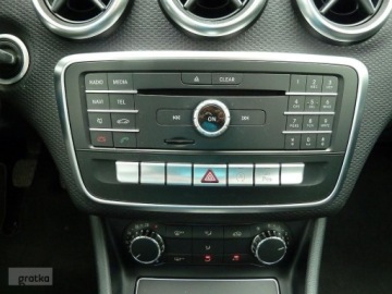 Mercedes Klasa A W176 Hatchback 5d Facelifting 160 102KM 2017 Mercedes-Benz Klasa A Mercedes-Benz Klasa A W176 160 BIALA PERLAXENONYLedy, zdjęcie 10