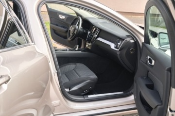 Volvo S60 III Sedan Facelifting 2.0 B4 197KM 2024 17tyś, PRZEBIEG_____4 SZTUKI W OFERCIE, zdjęcie 24