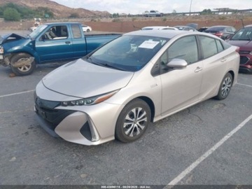 Toyota Prius IV 2021 Toyota Prius 2021 TOYOTA PRIUS PRIME LE 1.8 Hybryda Plug-in 95KM, zdjęcie 1