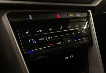 Volkswagen T-Roc I SUV Facelifting 1.0 TSI 110KM 2024 Volkswagen T-Roc VAT 23 Life 1.0TSI 110KM M6 2024 r., salon PL, I wlascici, zdjęcie 27