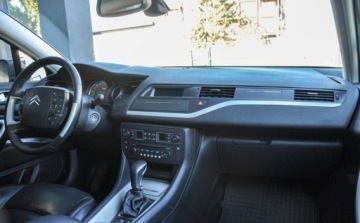 Citroen C5 III Tourer 2.0 HDi FAP 163KM 2011 Citroen C5 2,0HDI (163KM) Automat Skory 2011 r. 2.0 Diesel 163KM, zdjęcie 9