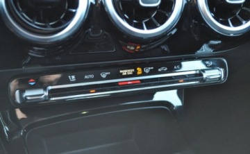 Mercedes Klasa A W177/V177 Hatchback 1.3 200 163KM 2018 Mercedes-Benz Klasa A A200 Automat Benzyna Kamera Nawigacja 1.3 Benzyna, zdjęcie 28