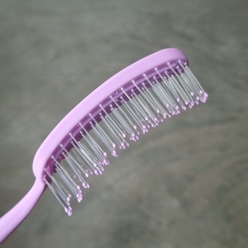 Массажная кисть для расчесывания волос