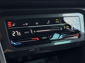 Volkswagen Tiguan II SUV Facelifting 2.0 TDI 200KM 2022 Volkswagen Tiguan 2.0TDI 200KM UrbanSport DSG 4x4 SerwisASO Acc Matrix Kes, zdjęcie 26