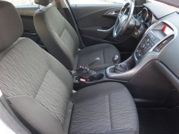 Opel Astra J GTC 1.7 CDTI ECOTEC 110KM 2014 Opel Astra 1.7 CDTI, Salon Polska, Serwis ASO, zdjęcie 8