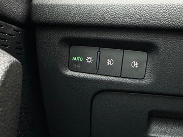 Skoda Octavia IV Liftback 1.5 TSI EVO 150KM 2021 Skoda Octavia 1.5TSI 150KM Ambition l Reflektory L, zdjęcie 17