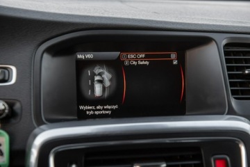 Volvo V60 I Kombi 2.0 D3 163KM 2012 Volvo V60 R-Design 2.0d D4 163KM 5cylinów Manual, zdjęcie 23