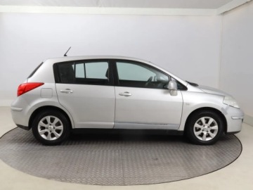 Nissan Tiida Sedan 1.6 i 110KM 2009 Nissan Tiida 1.6 i 16V, Automat, Klima, zdjęcie 5