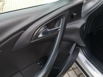 Opel Astra J Hatchback 5d 1.6 Twinport ECOTEC 115KM 2012 Opel Astra 1,6 16v 116KM Klima Isofix Tempomat, zdjęcie 11