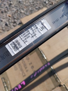 MERCEDES W177 НАКЛАДКА ВЕТРОВОГО СТЕКЛА НА КРЫШЕ ЛЕВАЯ