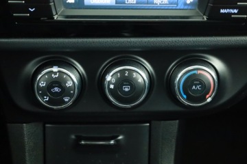 Toyota Corolla XI Sedan 1.4 D-4D 90KM 2015 Toyota Corolla 1.4 D-4D, Salon Polska, Klima, zdjęcie 9