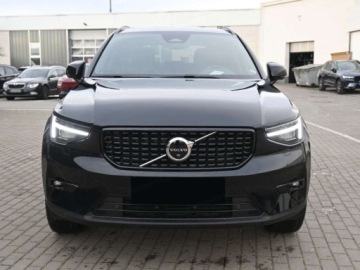 Volvo XC40 Crossover Facelifting 2.0 B4 197KM 2026 VOLVO XC40 B4 Ultra Dark Suv 2.0 (197KM) 2026, zdjęcie 2