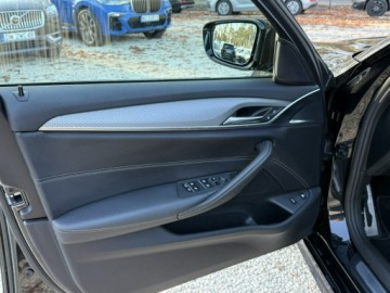 BMW Seria 5 G30-G31 2019 BMW 530 M Sport ! Head up! Szyberdach ! Kamera 360, zdjęcie 13