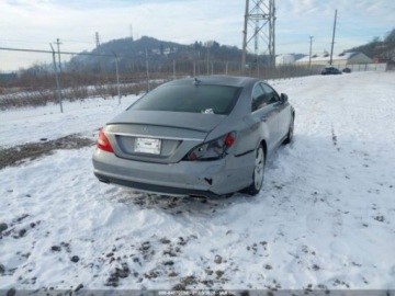 Mercedes CLS W218 2012 Mercedes-Benz CLS 550, 2012r., 4.6L 4.6 Benzyna 402KM, zdjęcie 3