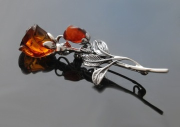 Róża srebrna stylowa broszka z bursztynem