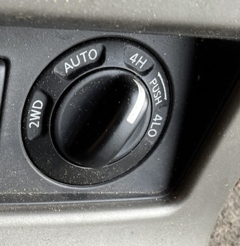 KNOFLÍK NISSAN NAVARA PATHFINDER 2005-