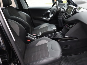 Peugeot 2008 I SUV Facelifting 1.2 PureTech 130KM 2016 Peugeot 2008 1.2 PureTech, Salon Polska, zdjęcie 8