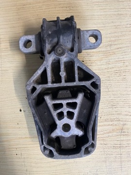 UCHYCENÍ ULOŽENÍ MOTORU MERCEDES W156 A2462401209