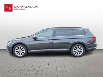 Volkswagen Passat B8 Variant Facelifting 2.0 TDI SCR 200KM 2022 Volkswagen Passat serwis ASO 2.0TDI 200KM bezwypadkowy pakiety AppConnect, zdjęcie 1