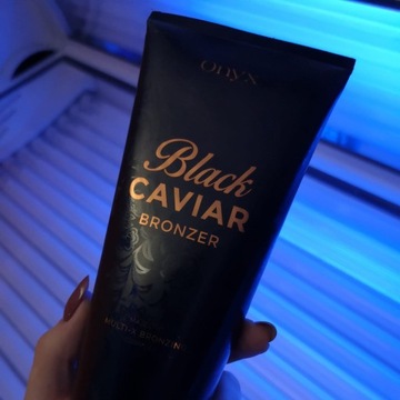 Onyx Black Caviar Очень сильный темный бронзатор для загара в солярии.