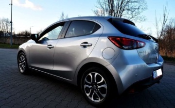 Mazda 2 III Hatchback 5d 1.5 SKY-G 90KM 2015 Mazda 2 Automat, Podgrzewane fotele, Czujniki parkowania tyl 1.5 Benzyna, zdjęcie 17