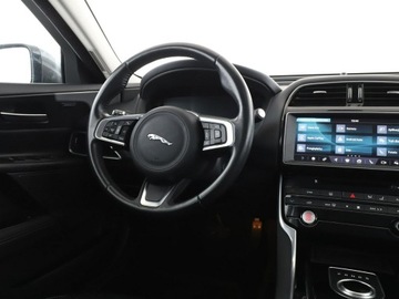 Jaguar XE Sedan 2.0 i4 163KM 2017 Jaguar XE 20d Automat Prestige Navi Tempomat, zdjęcie 15