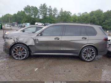 BMW X7 2023 BMW X7 M60i 2023 4.4 Benzyna 523KM, zdjęcie 1