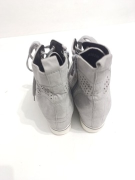 Botki na koturnie marki Lu Boo