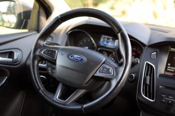 Ford Focus III Kombi Facelifting 1.0 EcoBoost 125KM 2015 Ford Focus ST-LINE Bezwypadkowy z Niemiec Ksenon Full, zdjęcie 13