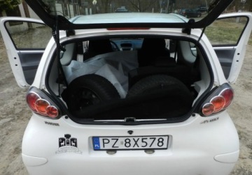 Toyota Aygo I Hatchback 3d 1.0 VVT-i 68KM 2010 Toyota Aygo sliczna mala tania niezawodna BEZ RDZY klima Benzyna 68KM, zdjęcie 12