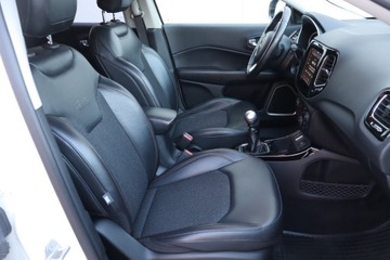 Jeep Compass II SUV 1.4 MultiAir 140KM 2019 Jeep Compass 1.4 MultiAir, Salon Polska, zdjęcie 8