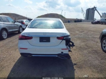 Mercedes Klasa E W214 2023 Mercedes-Benz Klasa E 350 4Matic 2023 2.0l 2.0 Benzyna 255KM, zdjęcie 4