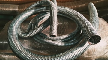 Wąż metalowy uszczelniony fi 38mm 5m