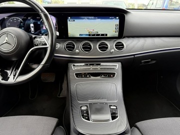 Mercedes Klasa E W213 Limuzyna Facelifting 2.9 E400d 330KM 2021 Mercedes E 400 3,0 Diesel*AMG-Line*, zdjęcie 18
