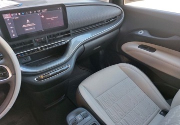 Fiat 500 III Hatchback 42kWh 118KM 2023 Fiat 500 31 42 kWh La Prima by Bocelli przebieg Elektryczny 118KM, zdjęcie 8