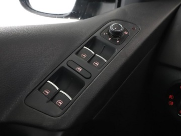 Volkswagen Tiguan I SUV Facelifting 1.4 TSI BlueMotion Technology 125KM 2015 Volkswagen Tiguan klima auto czujniki parkowania, zdjęcie 27