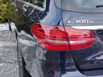 Mercedes Klasa C W205 Kombi Facelifting HYBRYDA 2.0 300 e 320KM 2020 Mercedes Klasa C 300 e 9G-TRONIC Avantgarde 320KM 2020r, zdjęcie 18