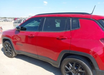 Jeep Compass II 2025 Jeep Compass 2025r., Latitude 4x4, 2L, od ubezpieczalni 2.0 Benzyna 203KM, zdjęcie 3