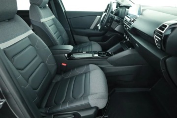 Citroen C4 III SUV 1.2 PureTech 130KM 2023 Citroen C4 1.2 PureTech, Salon Polska, Serwis ASO, zdjęcie 6